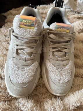 PA48 Iridescent Tab Sherpa Accent Sneakers - Light Beige